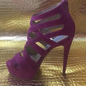 Steve Madden Fuchsia Strappy Heel